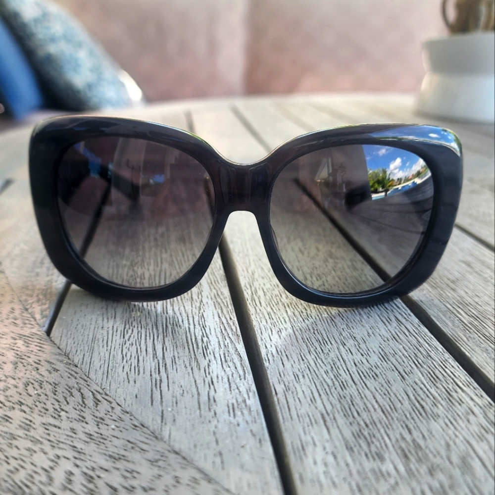 Oscar de la Renta | Dark Gray Oversized Sunglasses | SZ OS